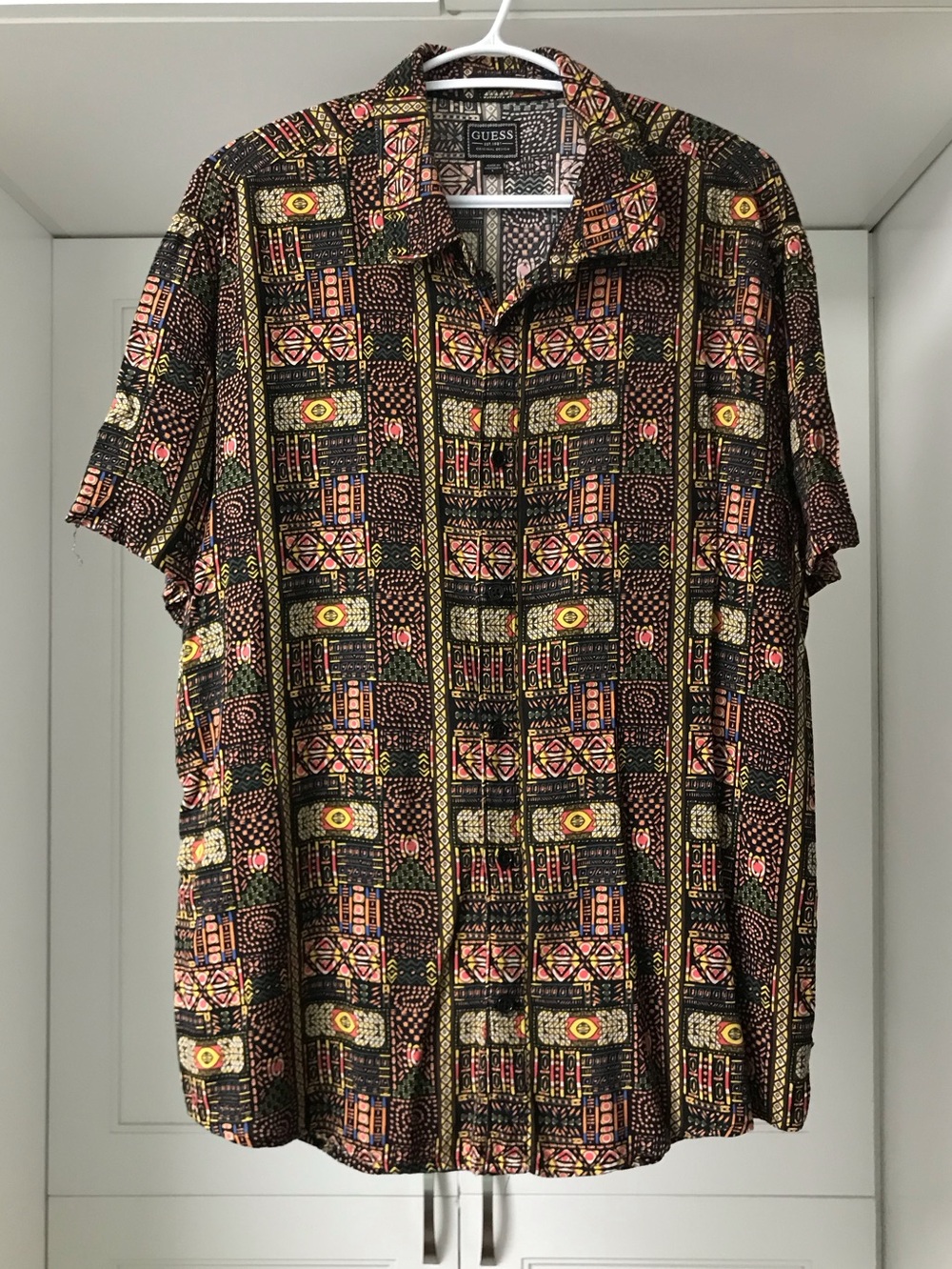 GUESS Men’s Black Patterned Short-Sleeve Button Shirt L
